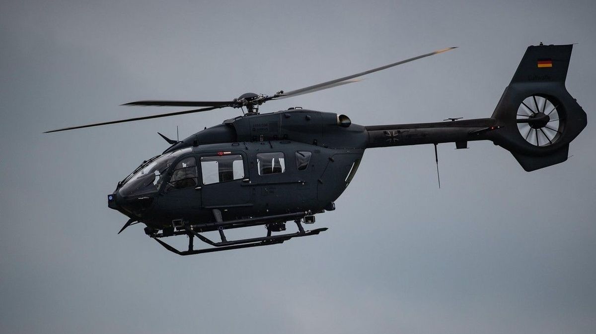 Tajná noční operace v Kábulu: Vrtulníky bundeswehru přepravily do bezpečí 21 lidí